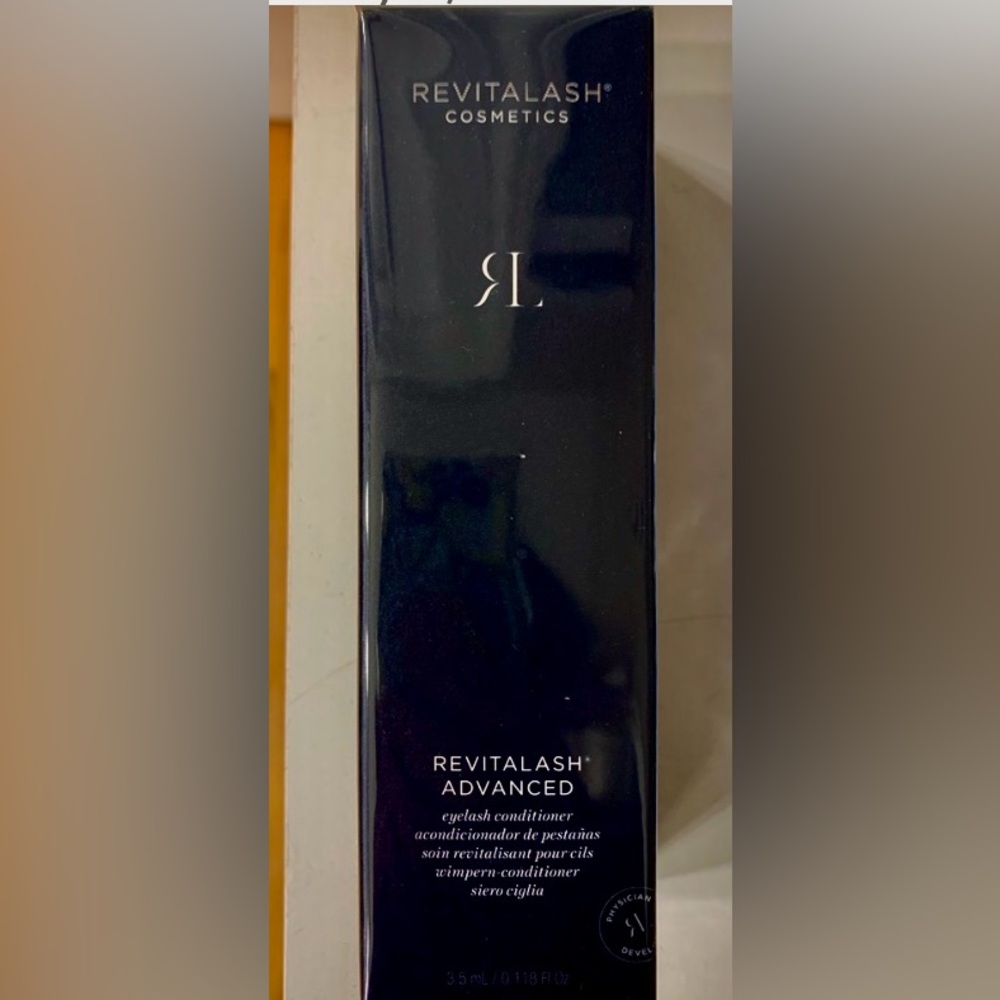 NWT Revitalash Advanced Eyelash serum NIB